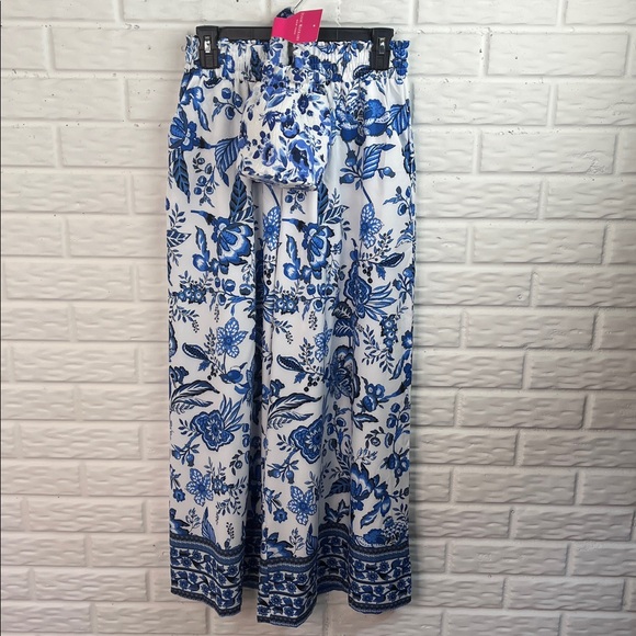 ISAAC MIZRAHI HANDBAG BLUE WHITE FLORAL AND UNBRANDED WIDE LEG PANTS BUNDLE SZ M - Picture 1 of 13